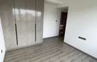 3 Bed Apartment with En Suite in Riverside - 17