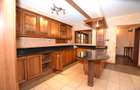 5 Bed House with En Suite in Runda - 17