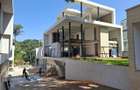 6 Bed Townhouse with En Suite in Lavington - 1