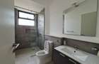 4 Bed Apartment with En Suite at Riverside Drive - 15