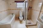 6 Bed House with En Suite in Lavington - 7