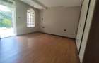 5 Bed House with En Suite in Runda - 9