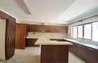 5 Bed Townhouse with En Suite at Lavington - 13
