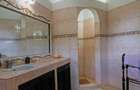 6 Bed Villa with En Suite in Watamu - 11
