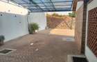 5 Bed House with En Suite in Lavington - 32
