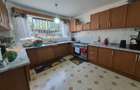 5 Bed House with En Suite at Hardy Area - 8