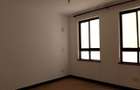 3 Bed Apartment with En Suite at Parklands - 5