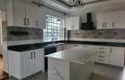 5 Bed House with En Suite in Runda - 3