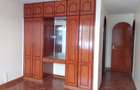 5 Bed Townhouse with En Suite in Riverside - 12