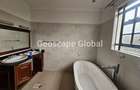 5 Bed Townhouse with En Suite in Lavington - 12