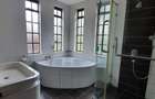 5 Bed Townhouse with En Suite at Lavington - 13