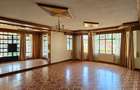 5 Bed House with En Suite in Runda - 16