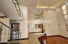 5 Bed House with En Suite in Lavington - 3