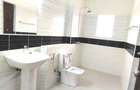 2 Bed Apartment with En Suite at Hatheru Road - 4