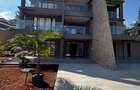 6 Bed House with En Suite in Nyari - 16