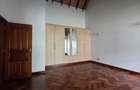 5 Bed House with En Suite in Lavington - 8