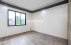 4 Bed Apartment with En Suite in Parklands - 6
