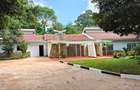 4 Bed House with En Suite at Rosslyn - 2