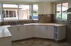 5 Bed House with En Suite in Lavington - 4