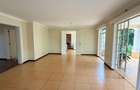 5 Bed House with En Suite in Spring Valley - 8