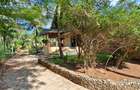 8 Bed House with En Suite in Diani - 3