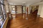 5 Bed Townhouse with En Suite at Lavington - 5