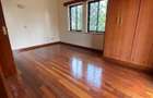 5 Bed Townhouse with En Suite at Lavington - 10