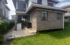 4 Bed House with En Suite at Komrade - 15