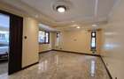 5 Bed House with En Suite in Lavington - 17