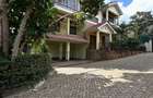 6 Bed Townhouse with En Suite at Othaya Road - 1