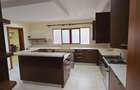 5 Bed Townhouse with En Suite at Lavington Mall - 18