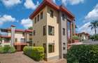 5 Bed Townhouse with En Suite in Lavington - 1