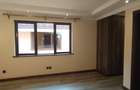 5 Bed Townhouse with En Suite in Lavington - 19