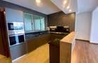3 Bed Apartment with En Suite in Brookside - 9