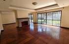 5 Bed Townhouse with En Suite at Lavington - 2