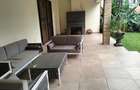 5 Bed Townhouse with En Suite in Kyuna - 11