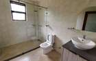 5 Bed House with En Suite at Windy Ridge - 9