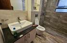 3 Bed Apartment with En Suite in Riverside - 16
