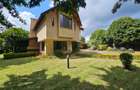 5 Bed House with En Suite in Runda - 10
