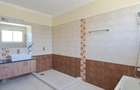 5 Bed Townhouse with En Suite in Kyuna - 11