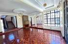 5 Bed Townhouse with En Suite in Lavington - 4