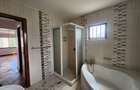 3 Bed Apartment with En Suite at Hatheru Road - 9