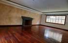5 Bed Townhouse with En Suite in Lavington - 4