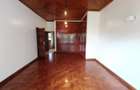 5 Bed House with En Suite in Rosslyn - 17