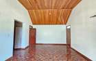 4 Bed House with En Suite in Lavington - 10