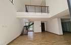 4 Bed Apartment with En Suite at Riverside Drive - 8