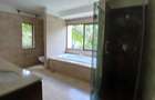 5 Bed Townhouse with En Suite at Lavington Green - 16