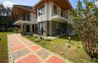 5 Bed Townhouse with En Suite in Karen - 15