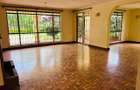 4 Bed House with En Suite at Mountain View - 10