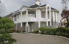 4 Bed Townhouse with En Suite at Lake Road - 2